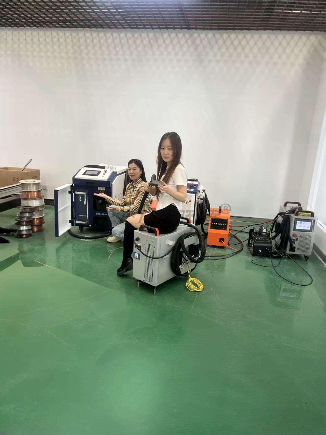 PFT-1500W 3英寸1手持光纤激光焊接机 サムネイル 9